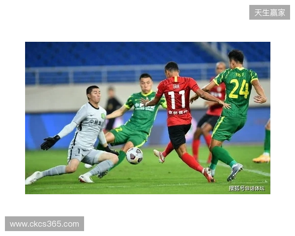 半场-国安0-0蓉城 王子铭包抄踢空失空门 韦世豪报复性铲球染黄 半场-国安0-0蓉城 王子铭包抄踢空失空门 韦世豪报复性铲球染黄